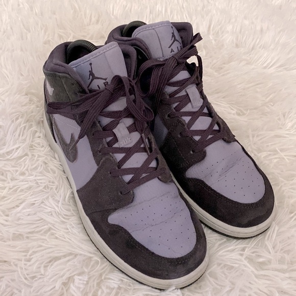 Jordan retro mid Iron purple sneakers - Picture 2 of 11